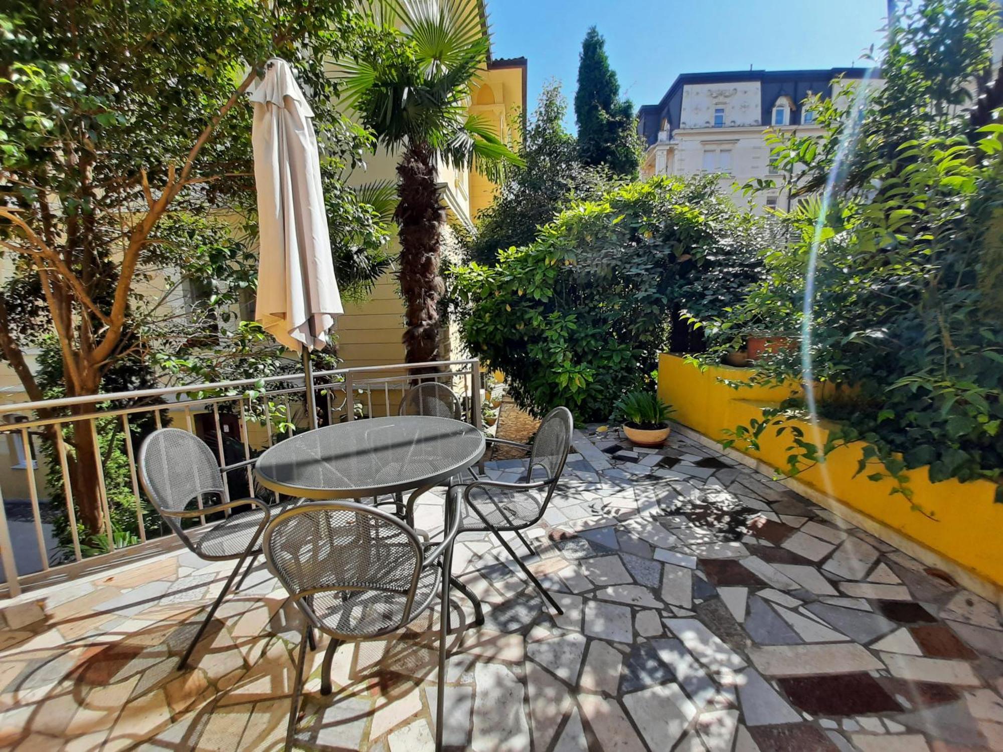 Center Ziric Apartment